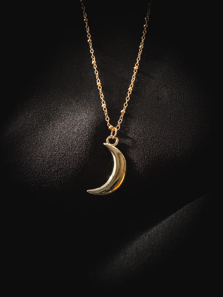 Luna | Gold Crescent Moon Necklace